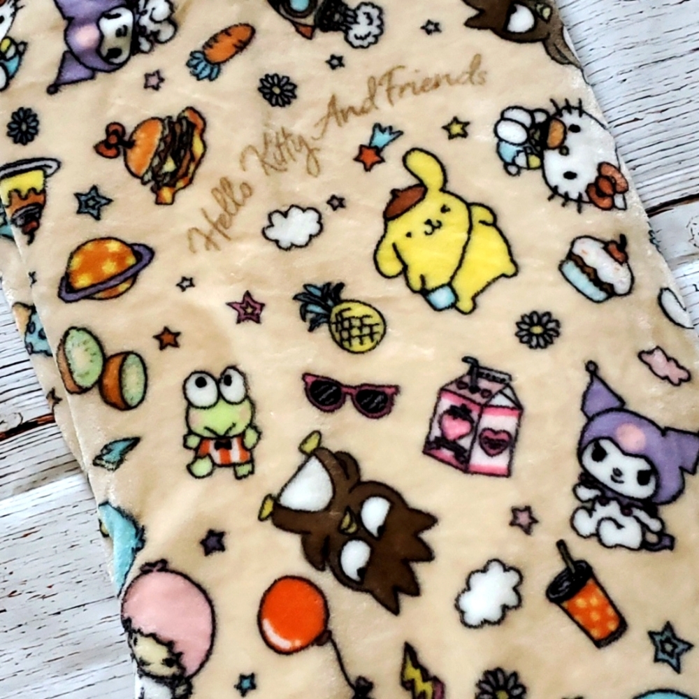 🆕️ CUTE SANRIO HELLO KITTY AND FRIENDS CLOUD THROW 💗